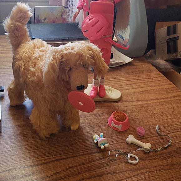 Very Rare 19/97 Retired Vintage Barbie & Ginger The Walking Barking Dog - Picture 2 of 2